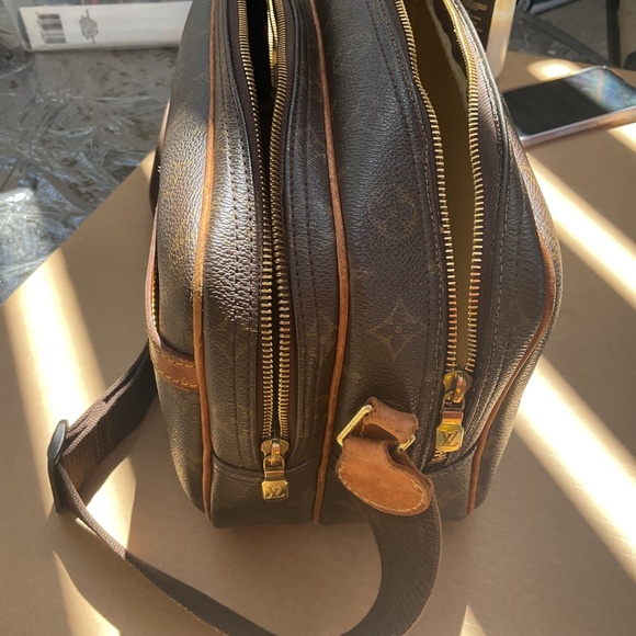 Louis Vuitton Monogram Reporter Crossbody PM - Picture 5 of 16